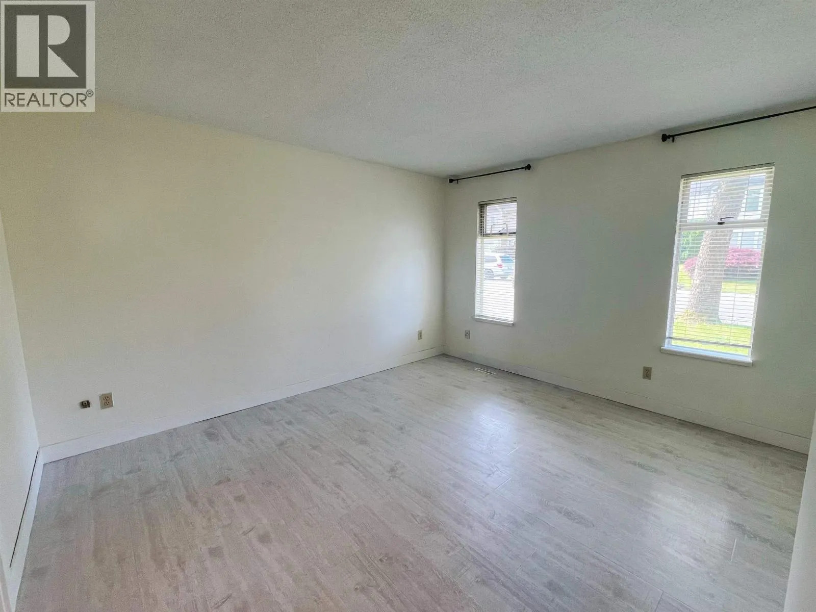22641 KENDRICK LOOP