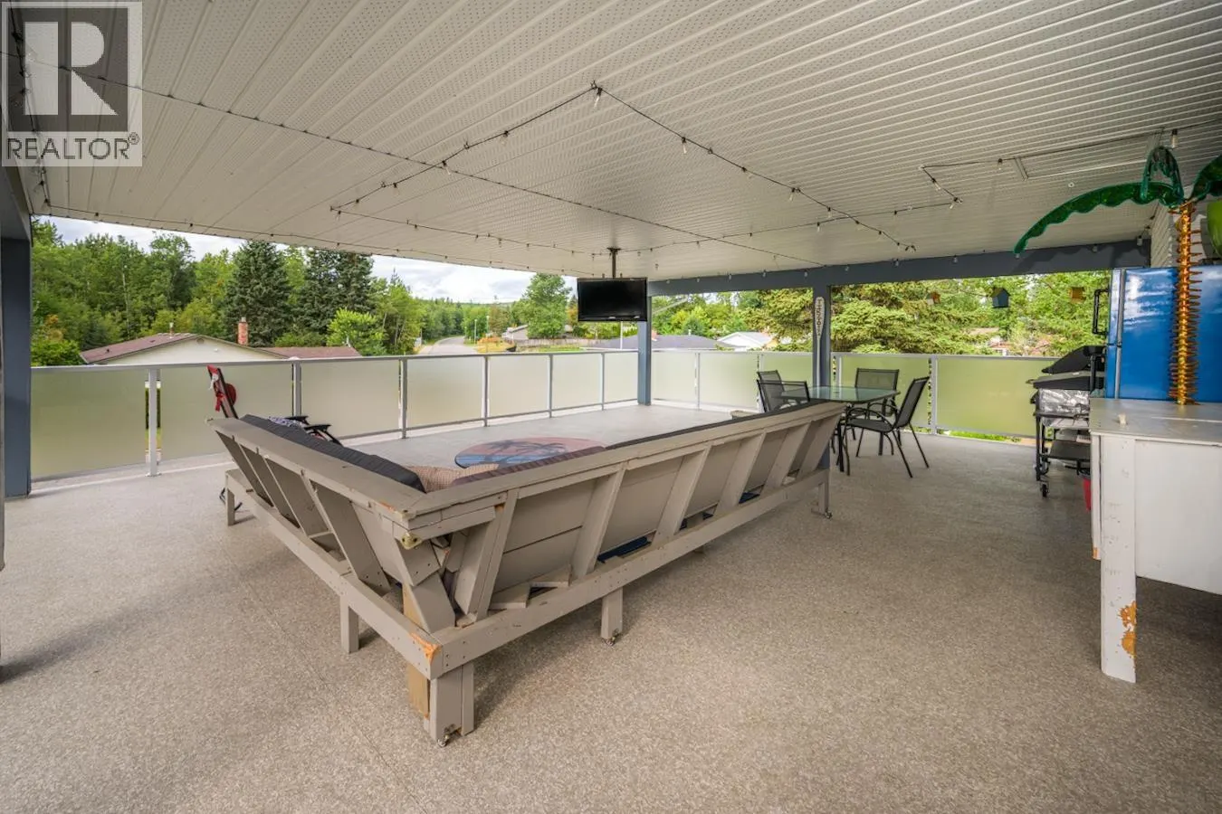 5300 YORK DRIVE