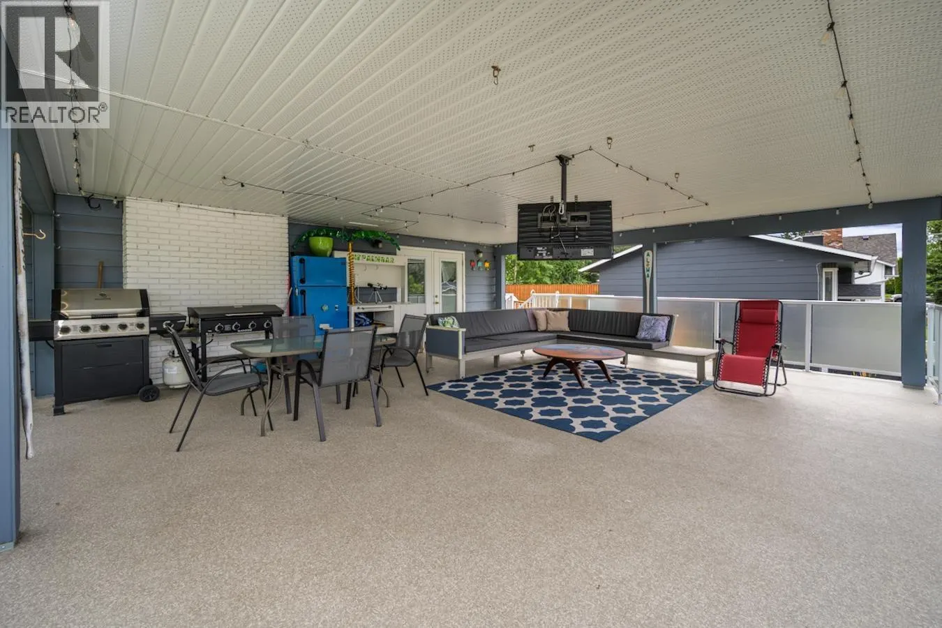 5300 YORK DRIVE