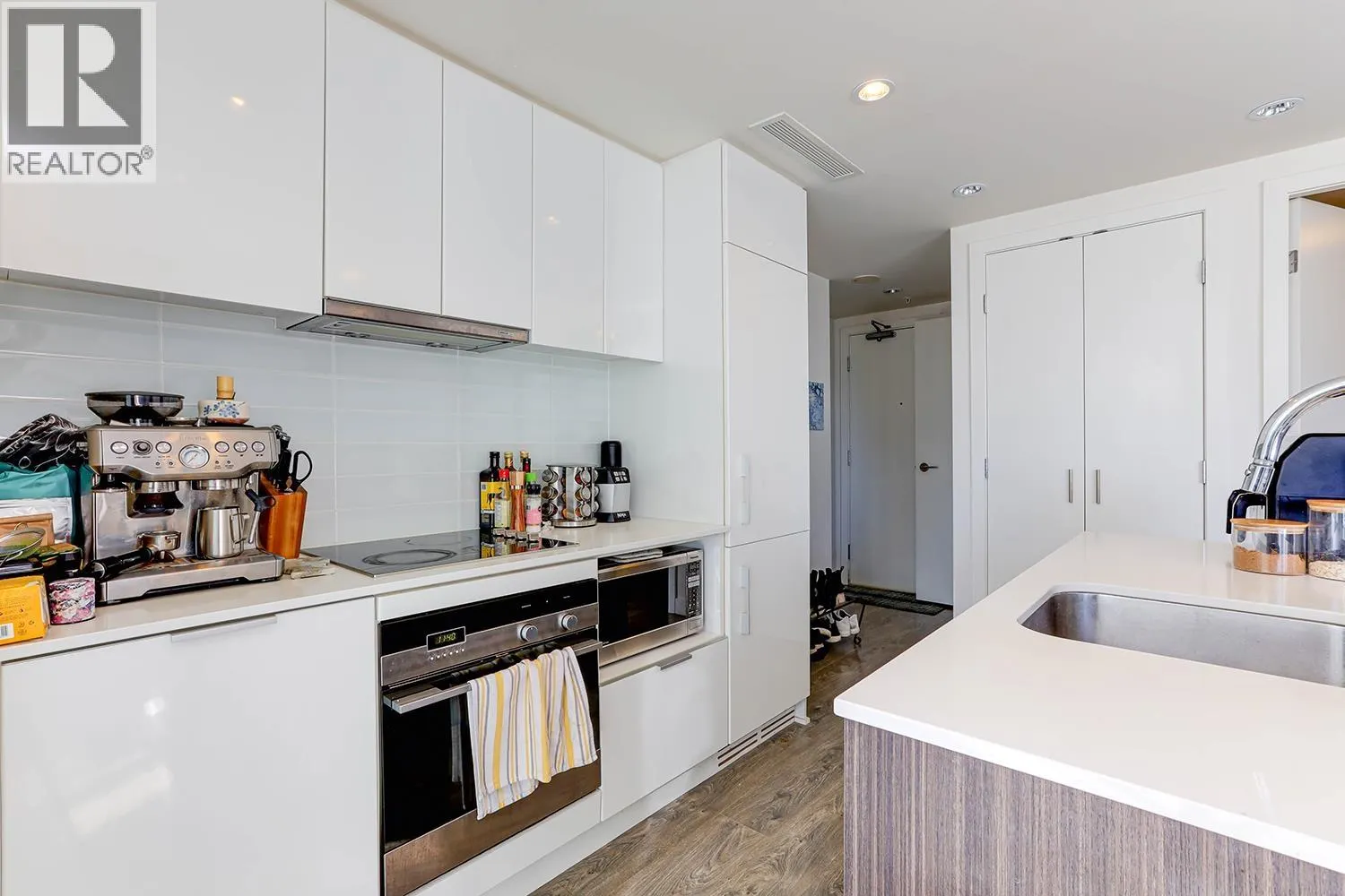 1606 1308 HORNBY STREET