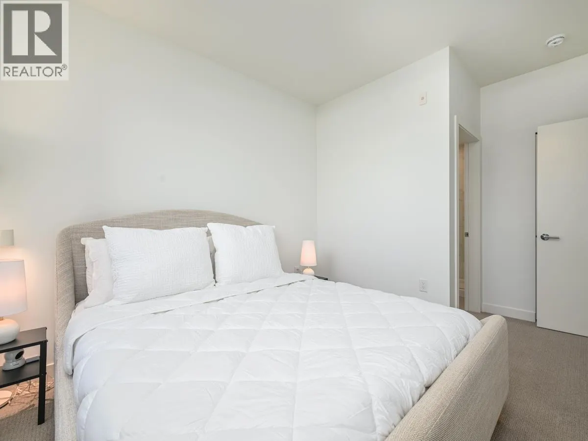 103 7599 15TH STREET