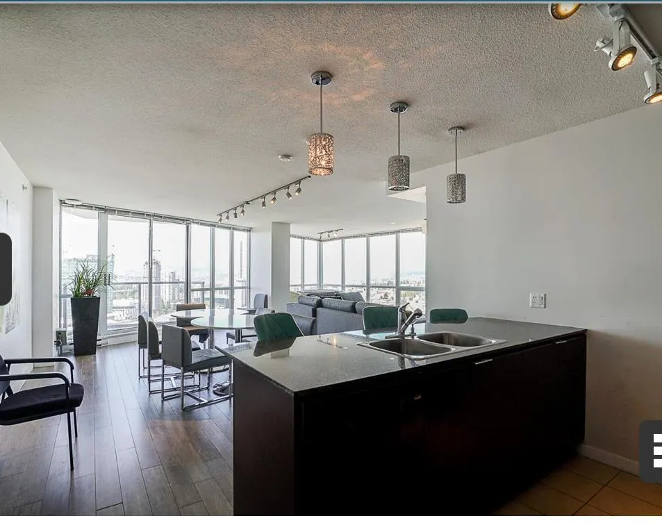2710 13618 100 AVENUE