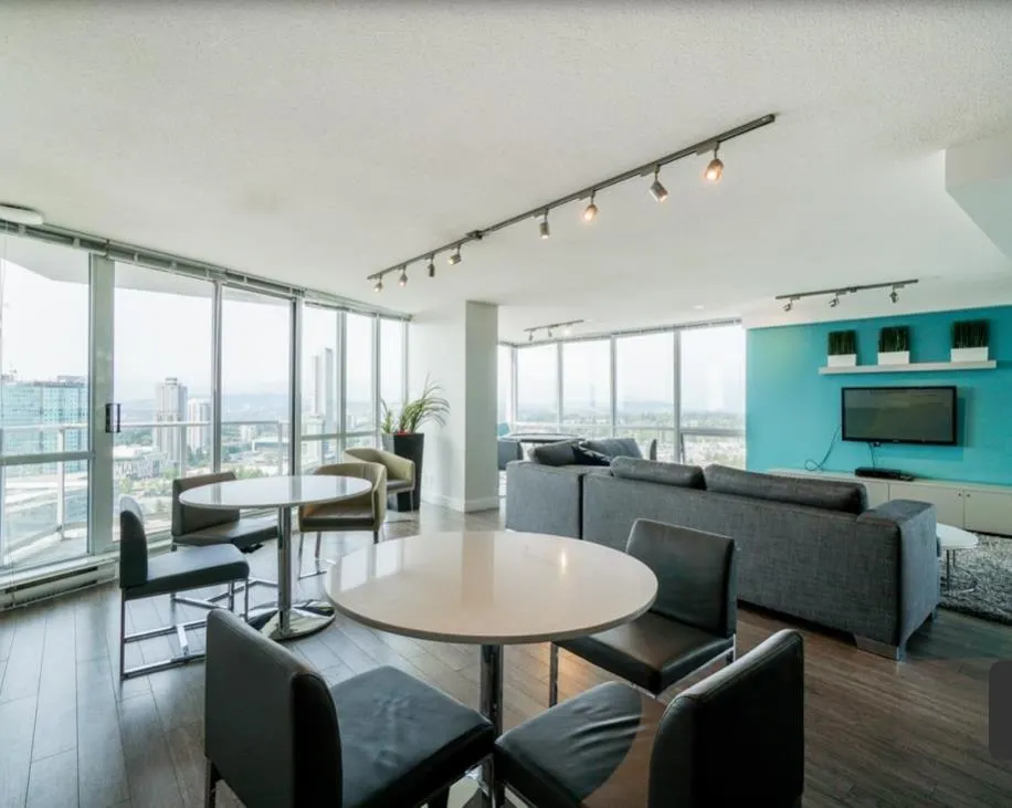 2710 13618 100 AVENUE