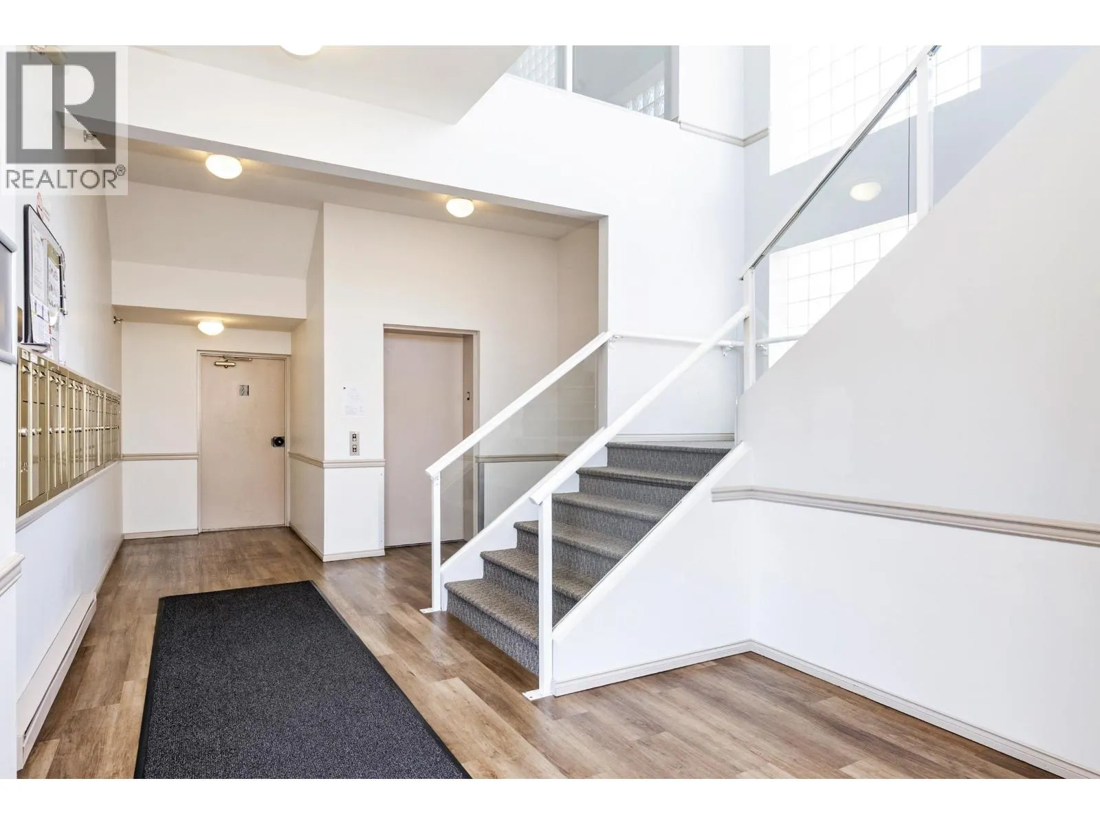 302 22722 LOUGHEED HIGHWAY