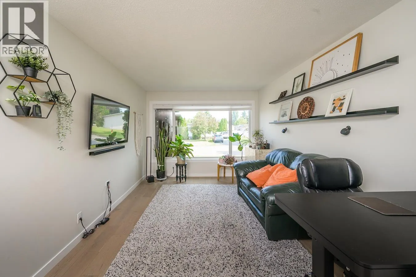 1373 GENEVIEVE CRESCENT