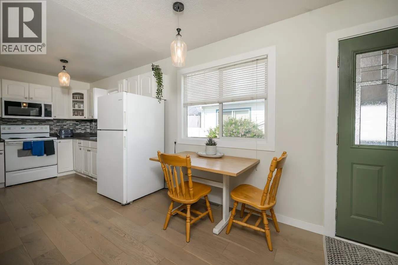 1373 GENEVIEVE CRESCENT