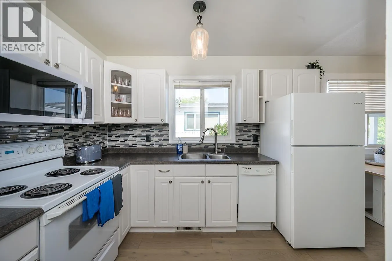 1373 GENEVIEVE CRESCENT