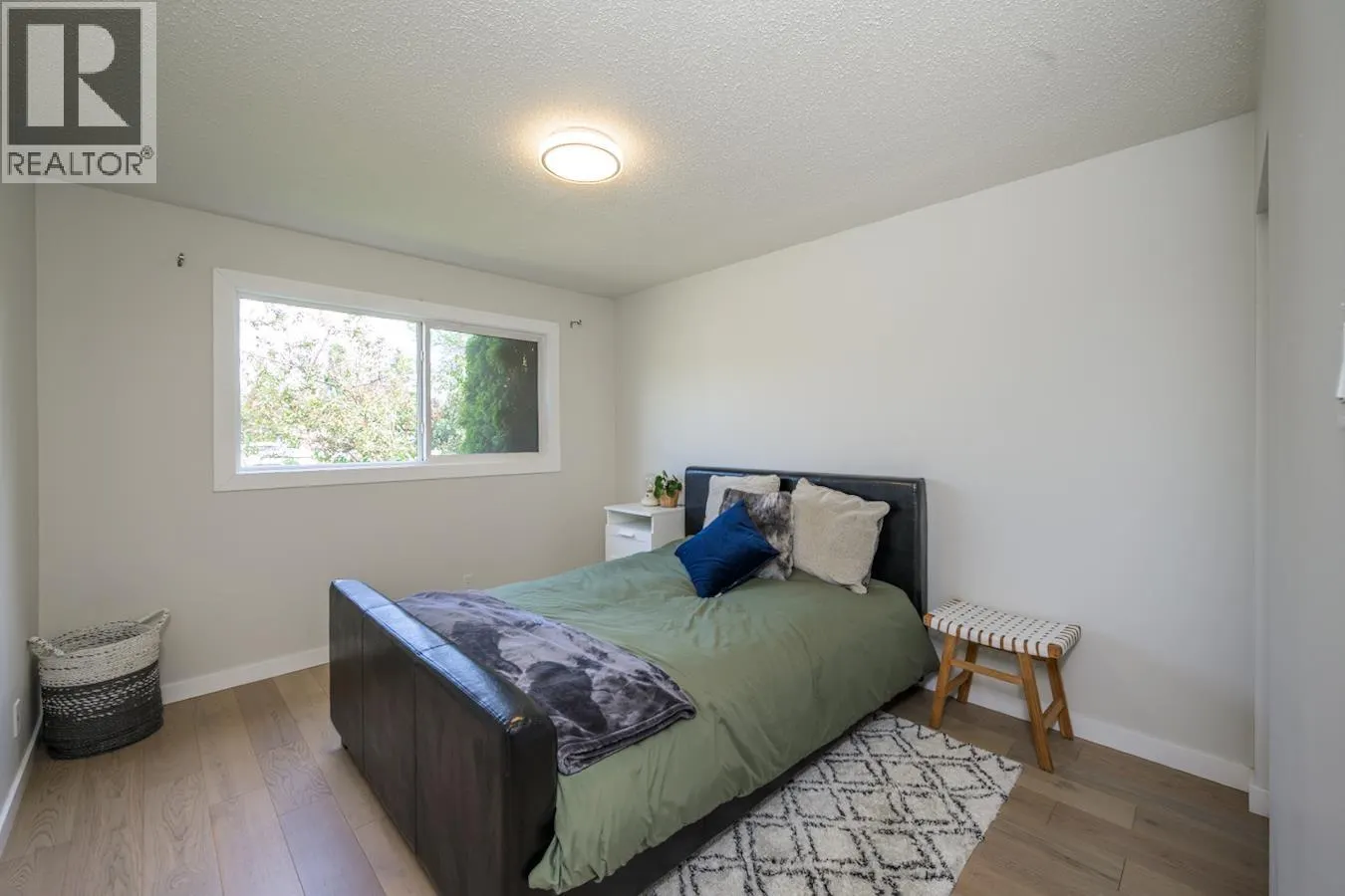 1373 GENEVIEVE CRESCENT