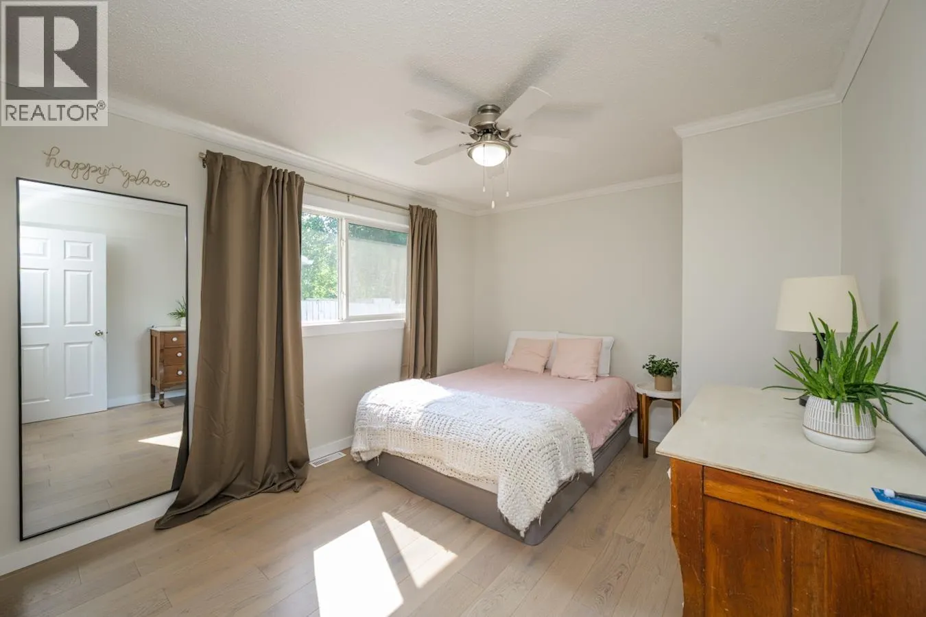 1373 GENEVIEVE CRESCENT