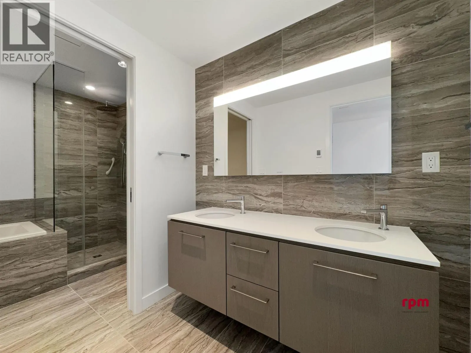 9xx 6611 PEARSON WAY