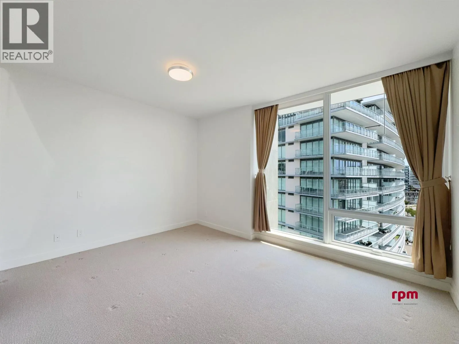 9xx 6611 PEARSON WAY