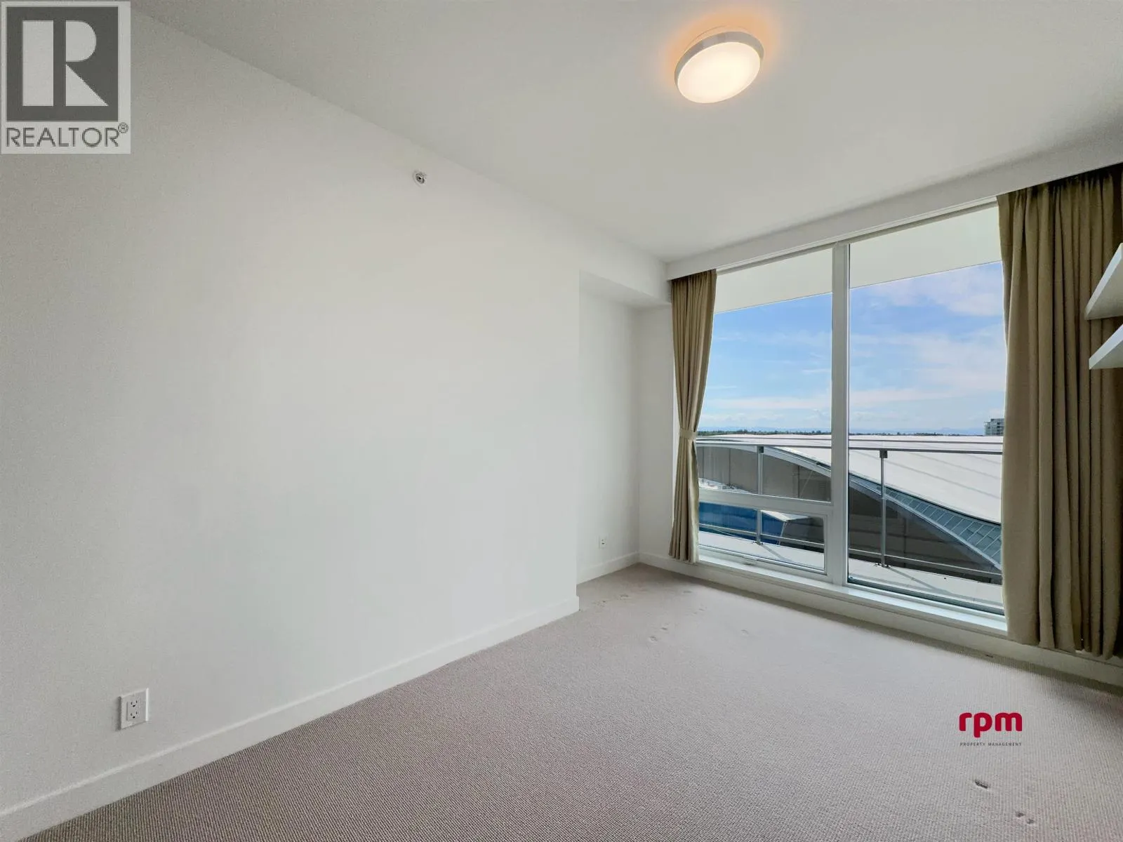 9xx 6611 PEARSON WAY