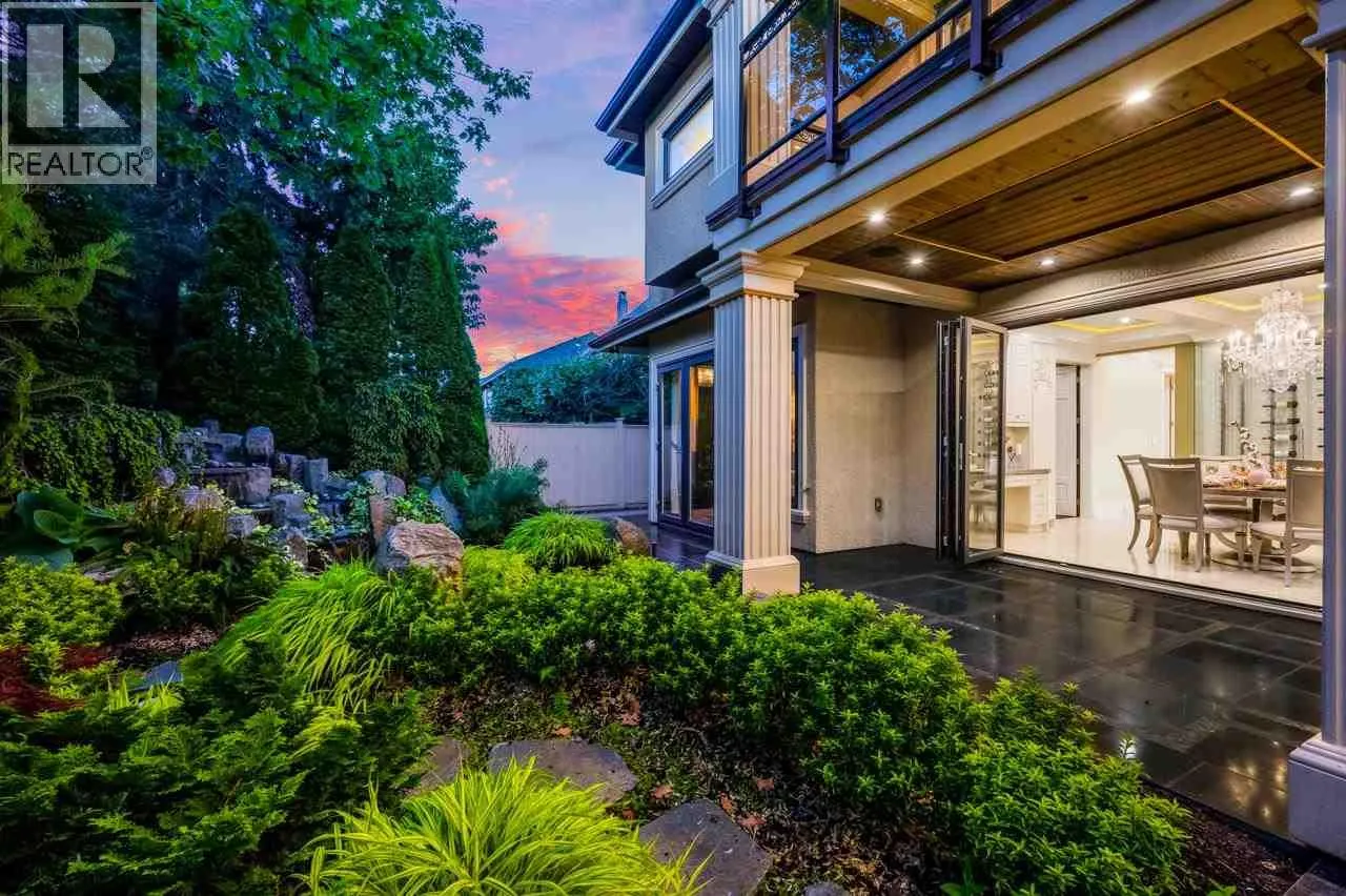 7431 SUNNYMEDE CRESCENT