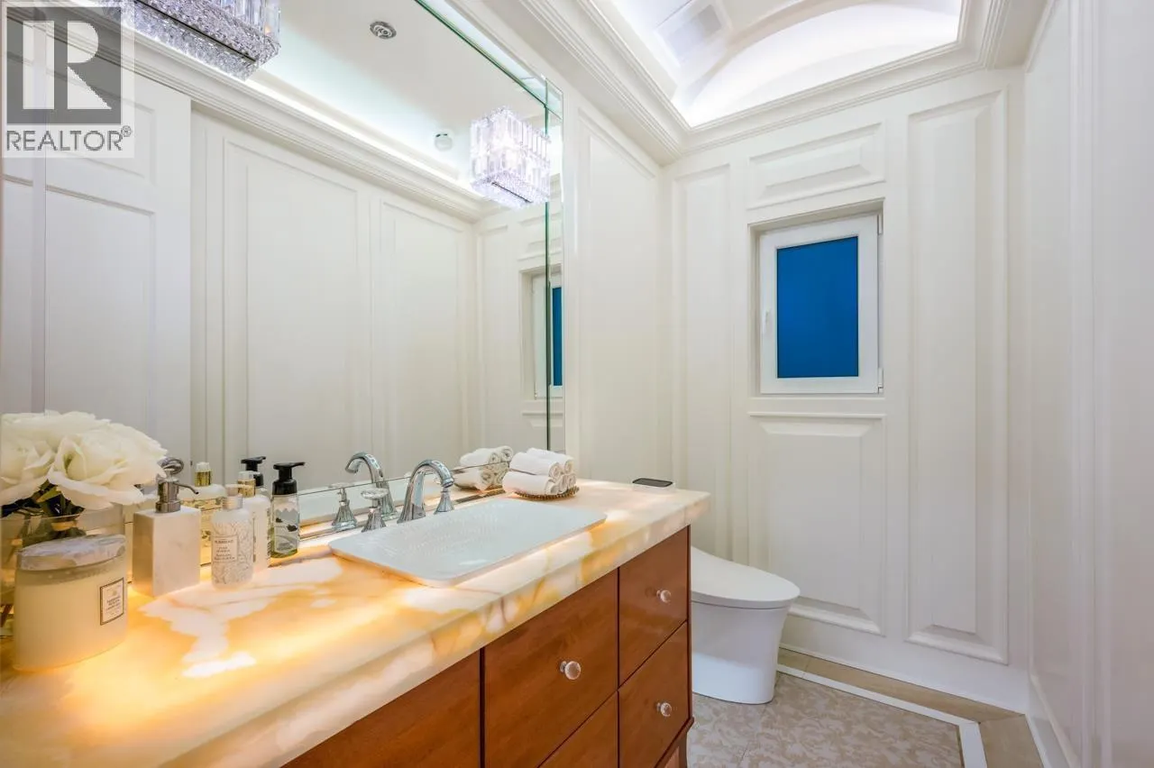 7431 SUNNYMEDE CRESCENT