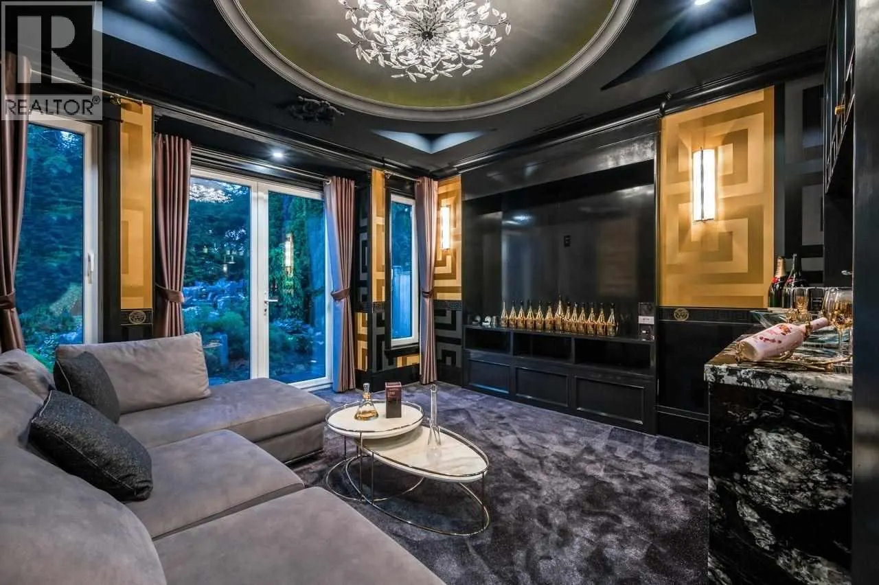 7431 SUNNYMEDE CRESCENT