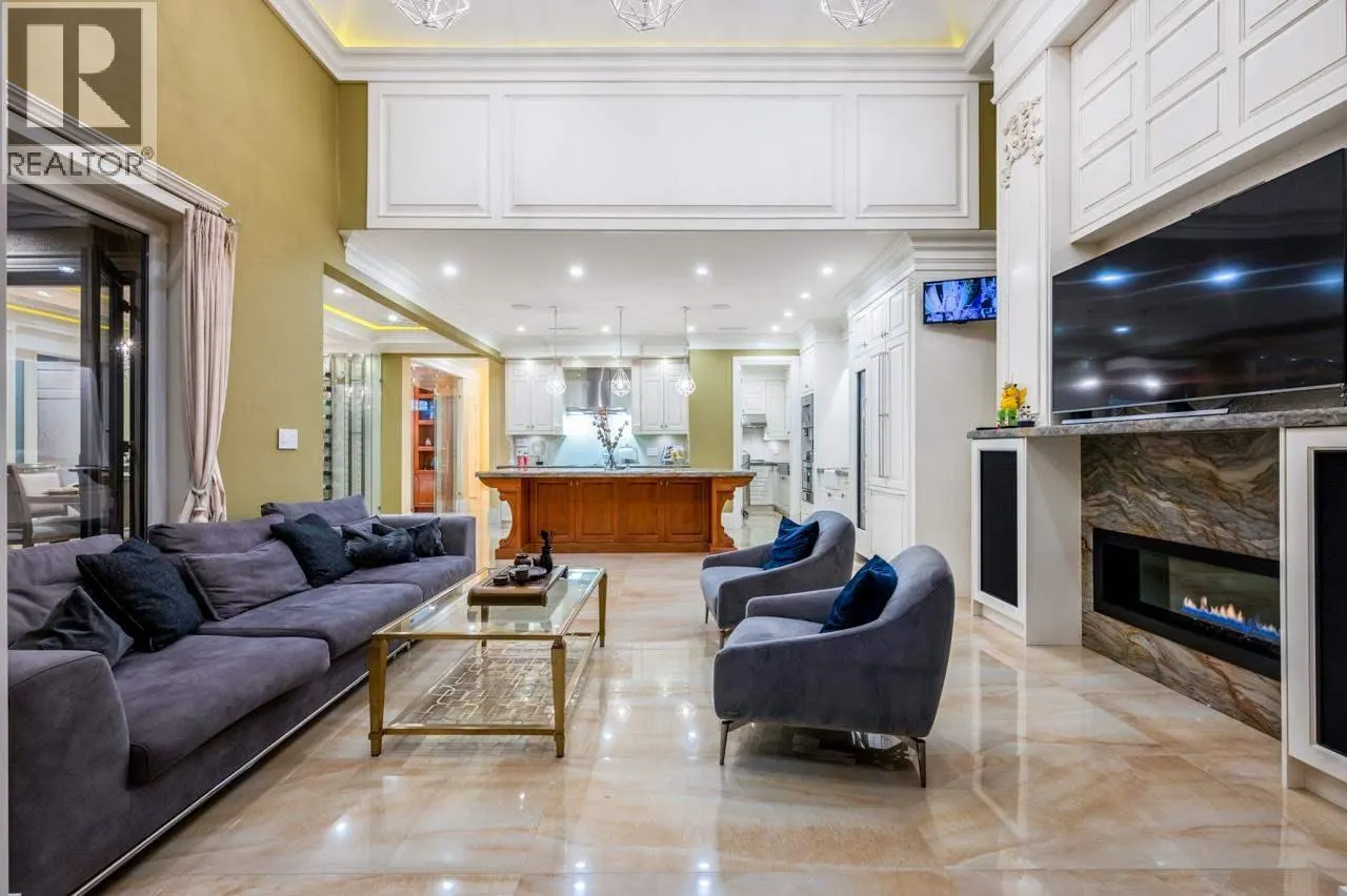 7431 SUNNYMEDE CRESCENT