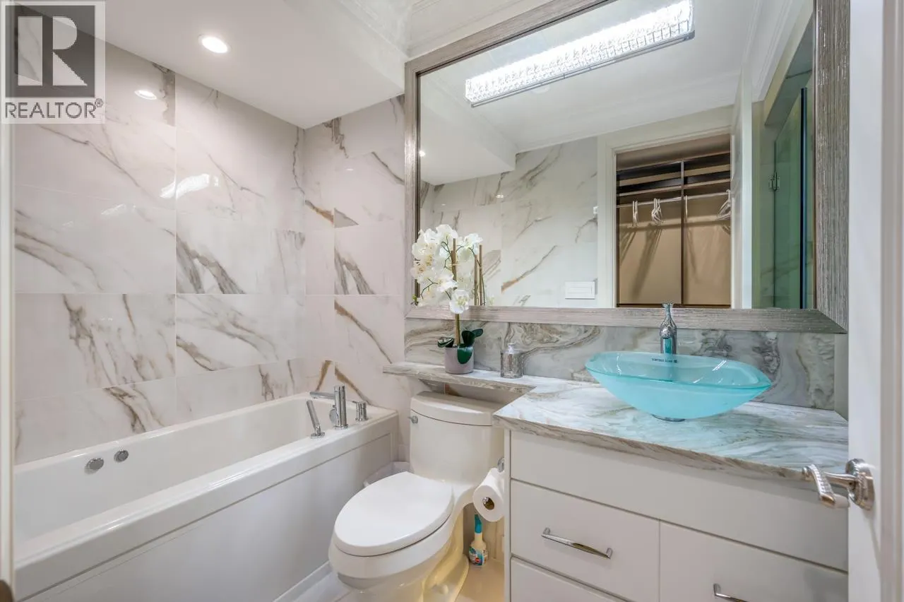 7431 SUNNYMEDE CRESCENT