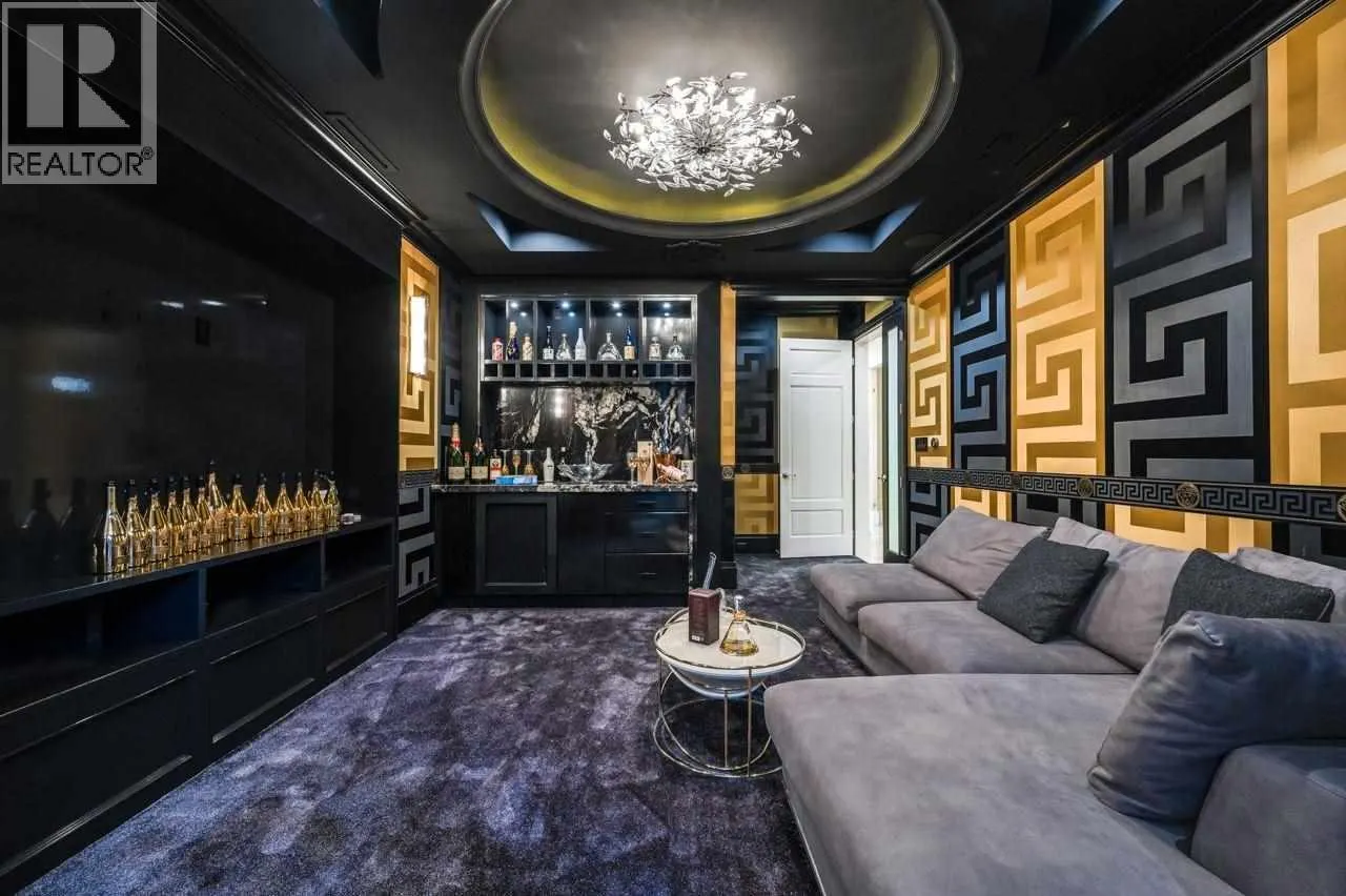7431 SUNNYMEDE CRESCENT