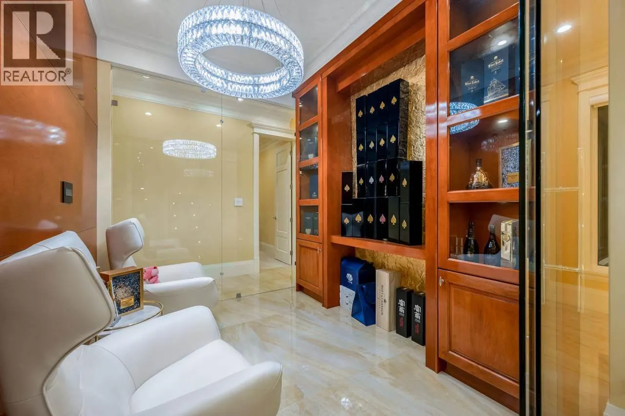 7431 SUNNYMEDE CRESCENT