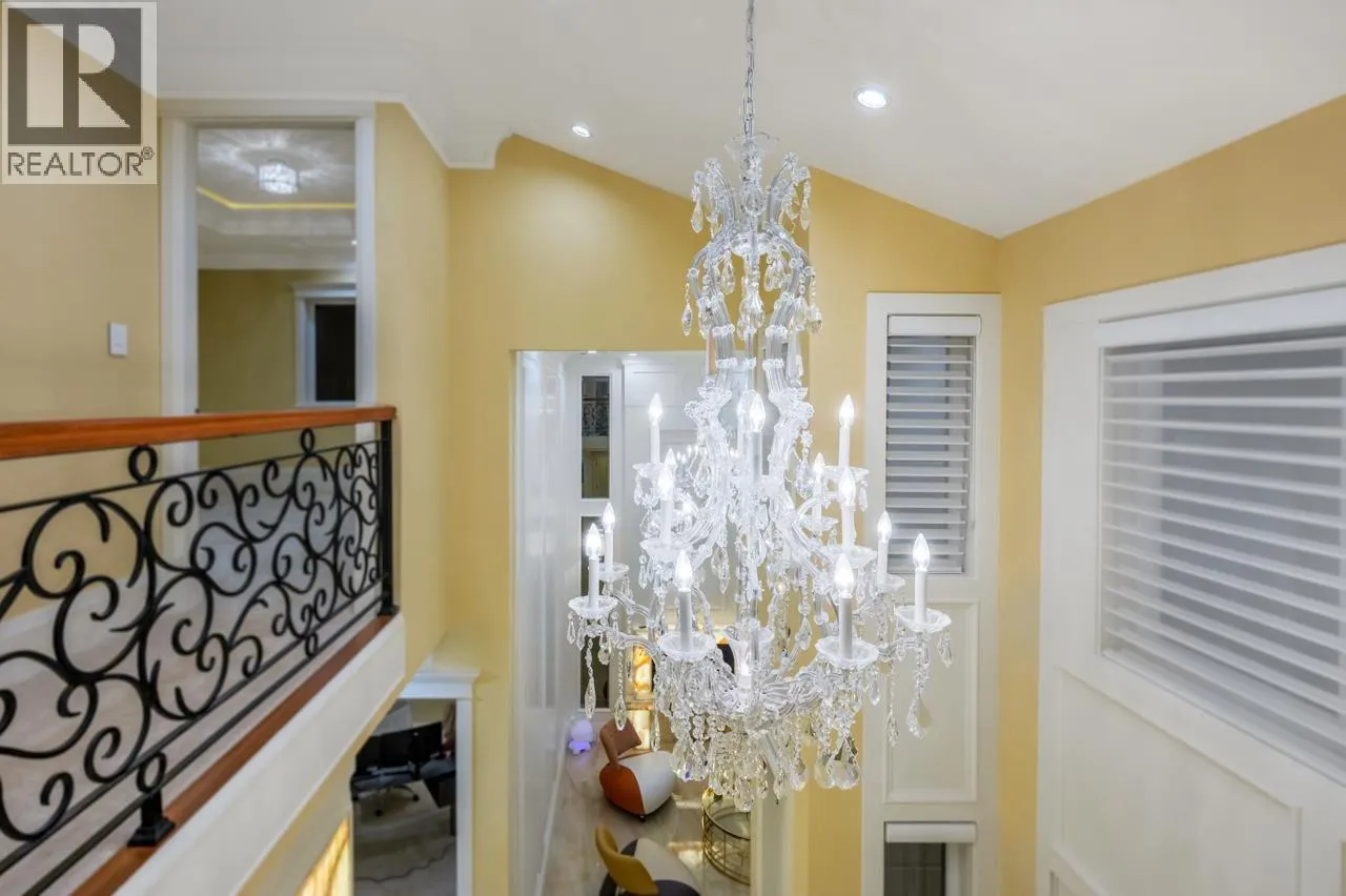 7431 SUNNYMEDE CRESCENT