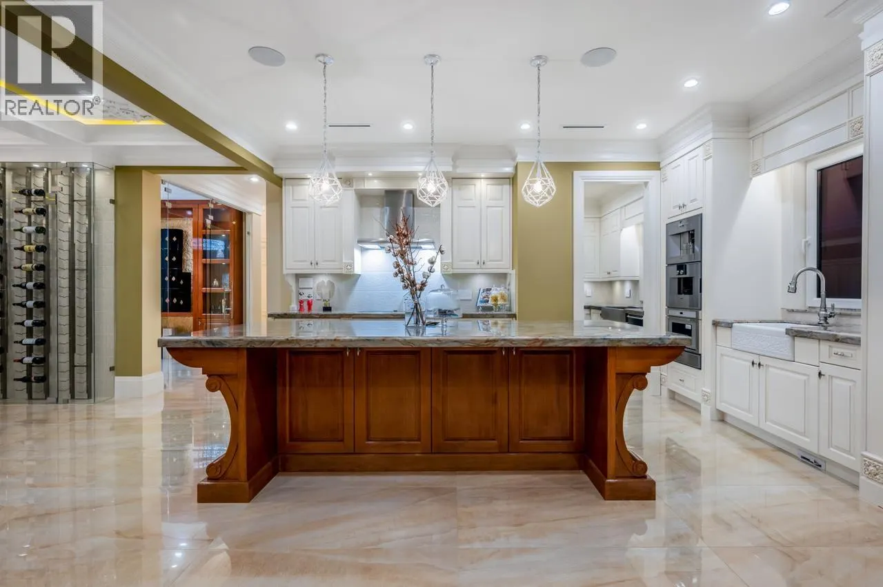 7431 SUNNYMEDE CRESCENT