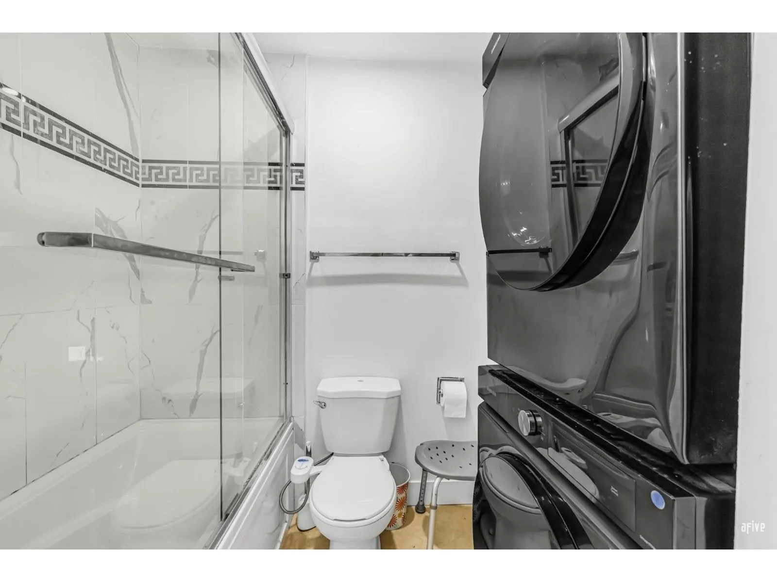 151 12233 92 AVENUE