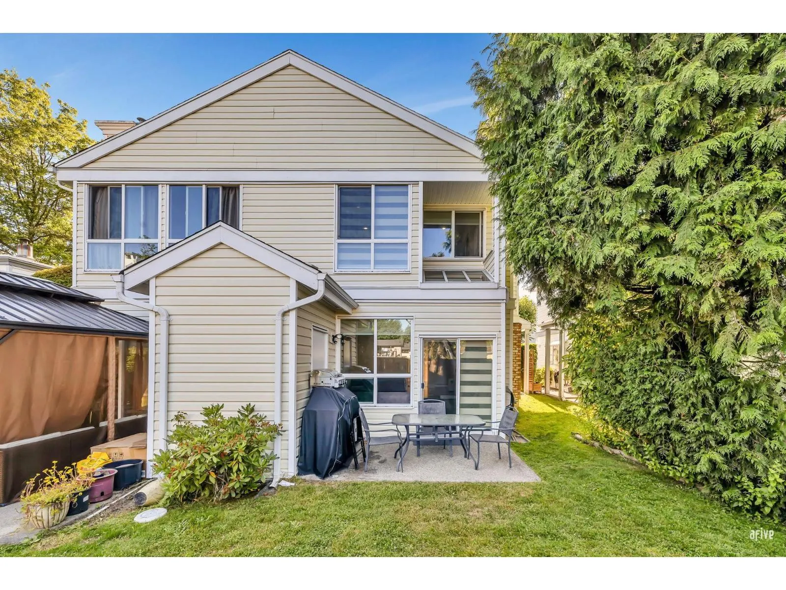 151 12233 92 AVENUE