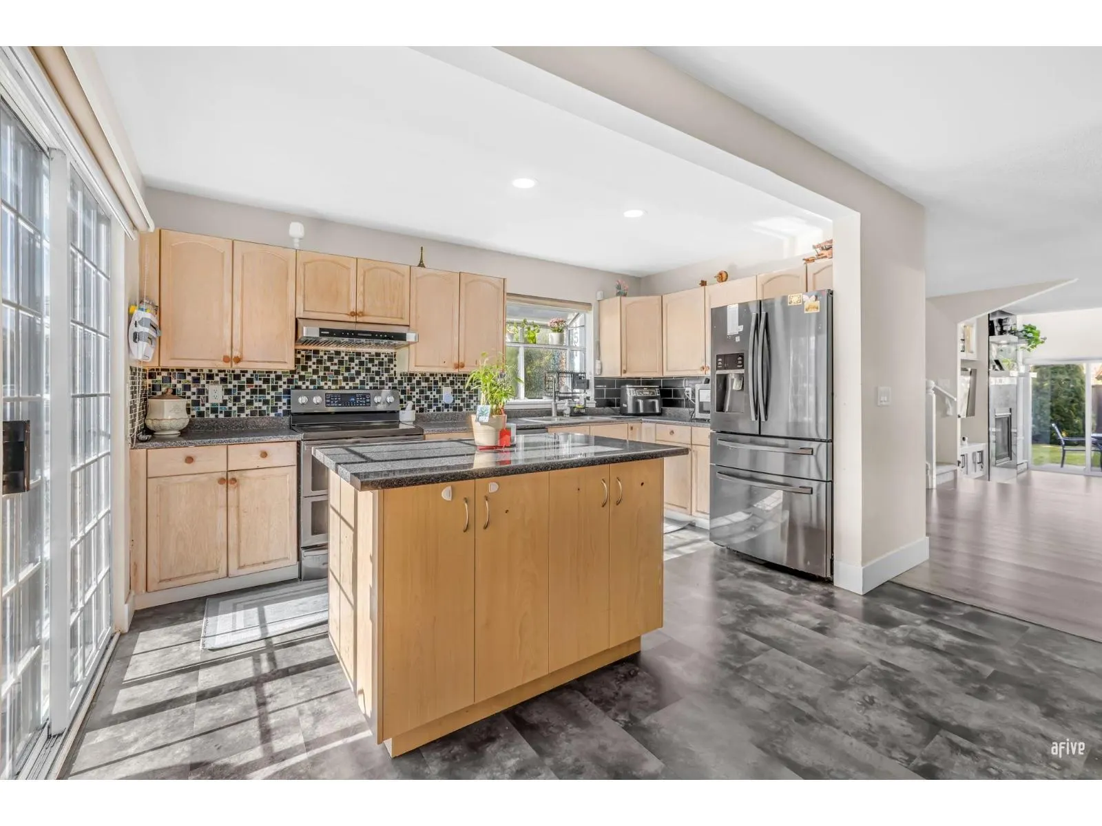 151 12233 92 AVENUE