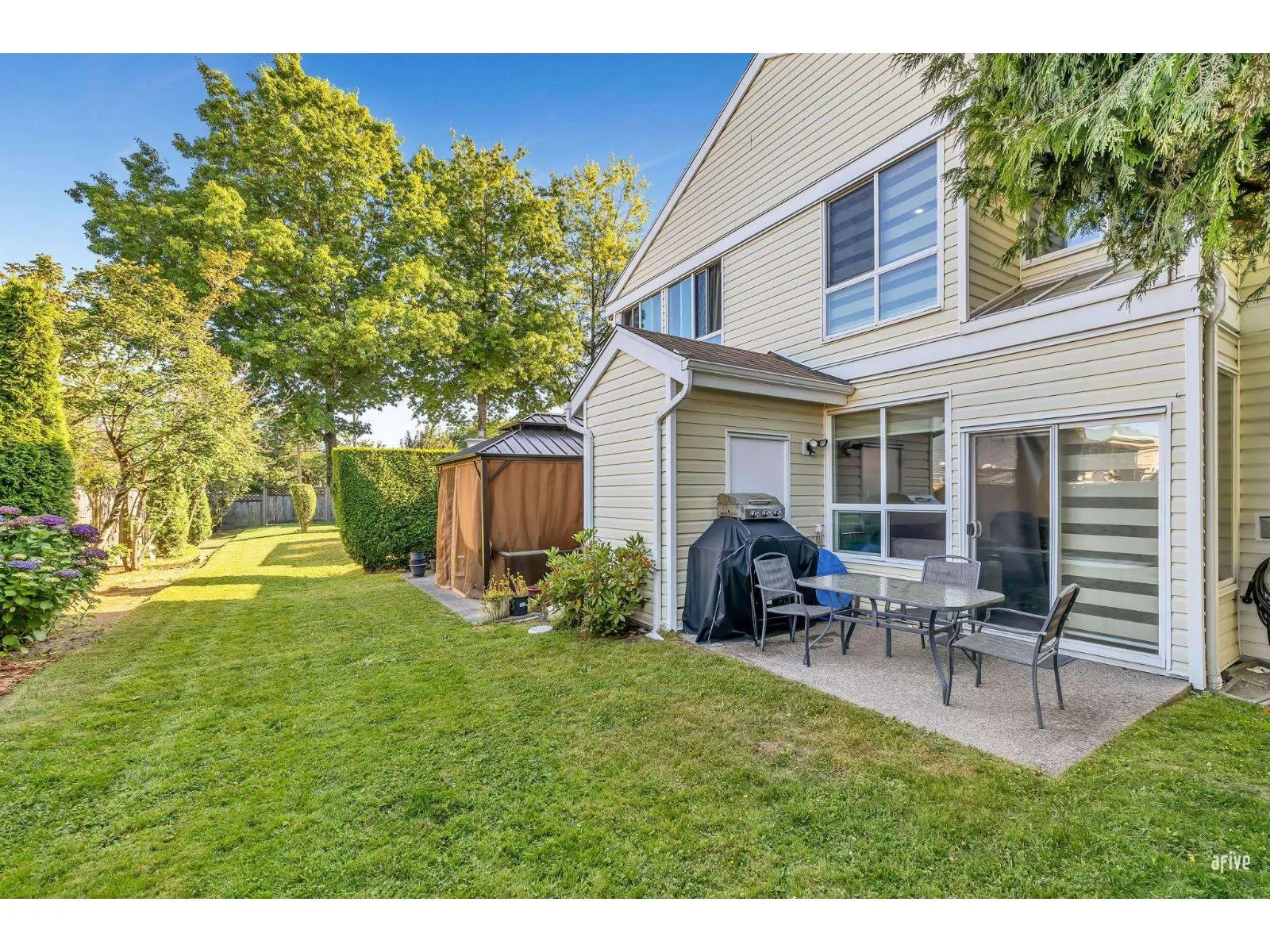 151 12233 92 AVENUE