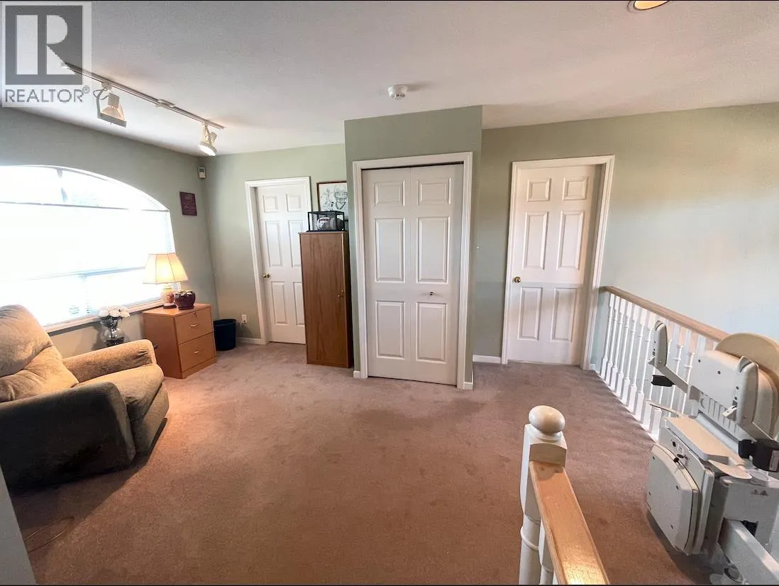 8 6031 FRANCIS ROAD