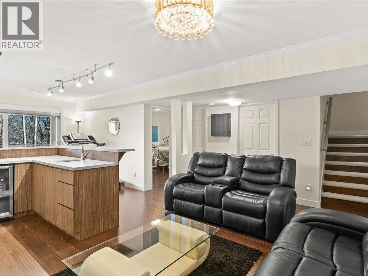 62 SHORELINE CIRCLE