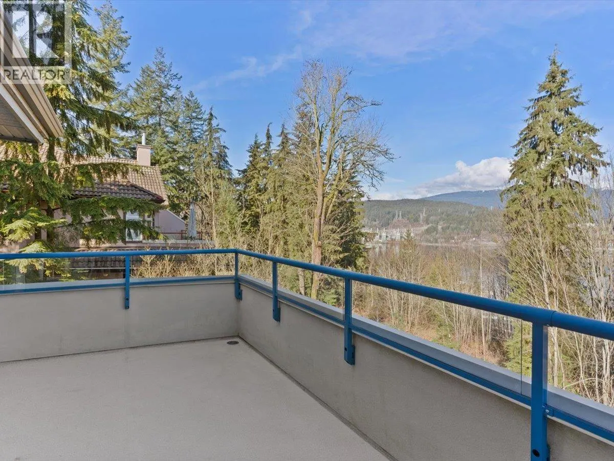 62 SHORELINE CIRCLE