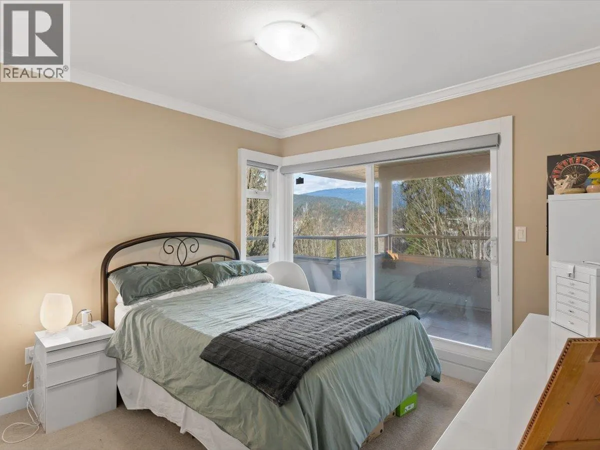 62 SHORELINE CIRCLE
