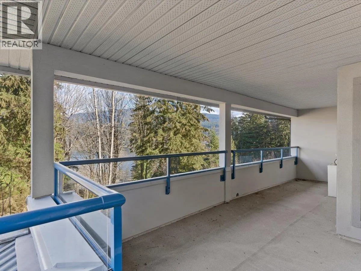 62 SHORELINE CIRCLE