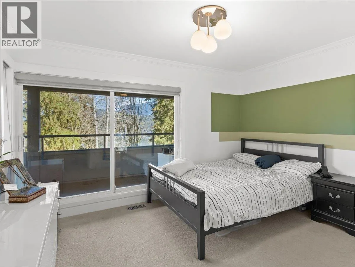 62 SHORELINE CIRCLE