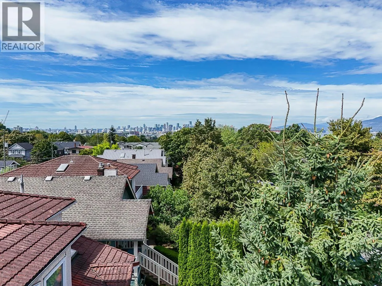 2554 DUNDAS STREET