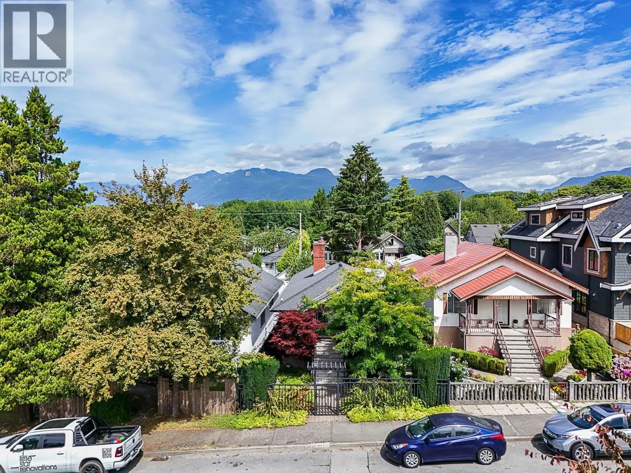 2554 DUNDAS STREET