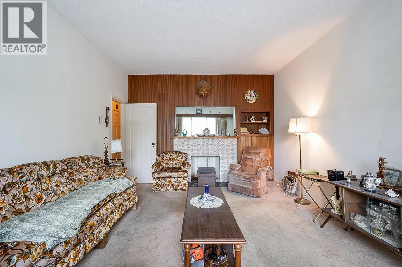 2554 DUNDAS STREET