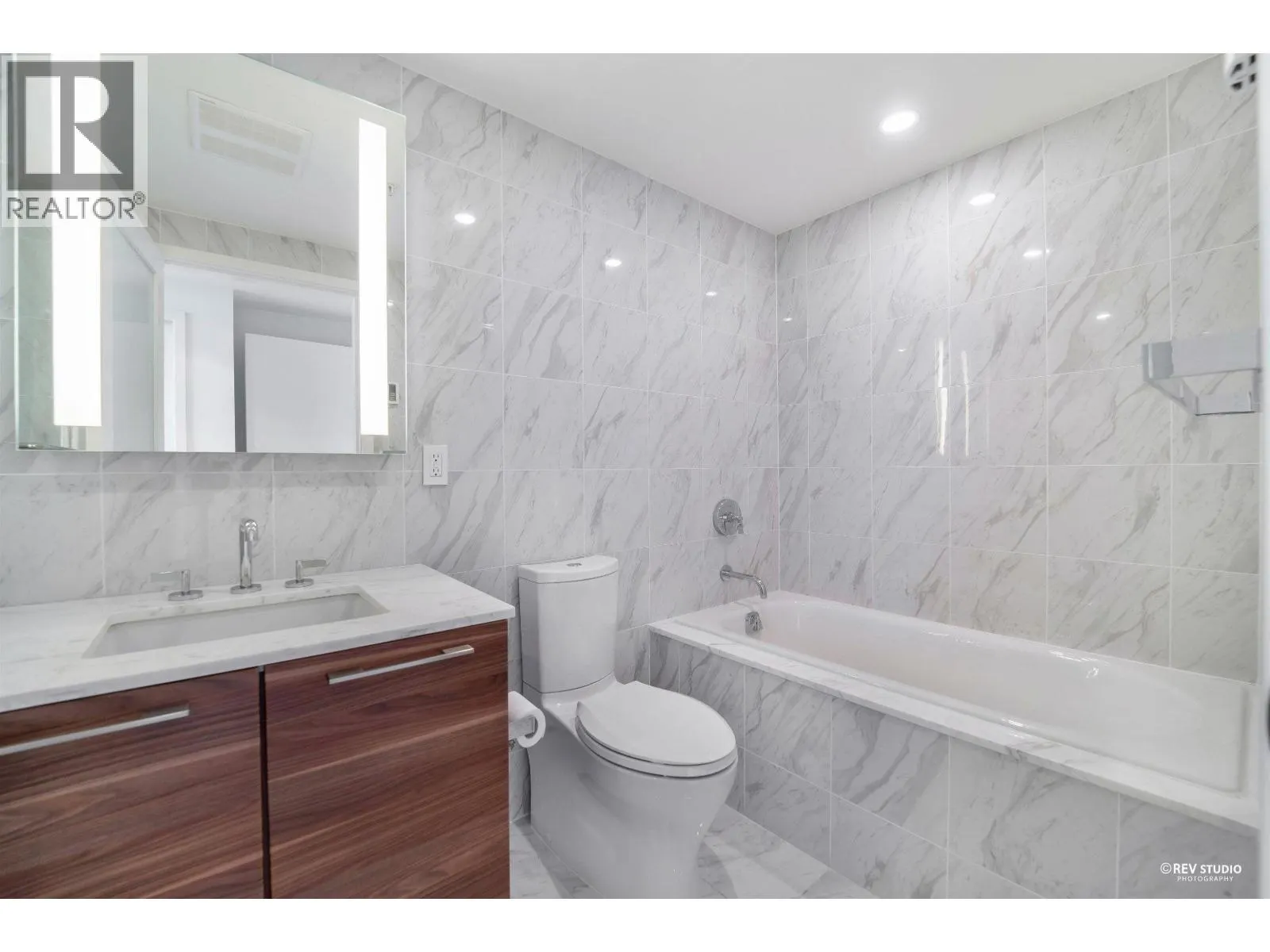 1108 8555 GRANVILLE STREET