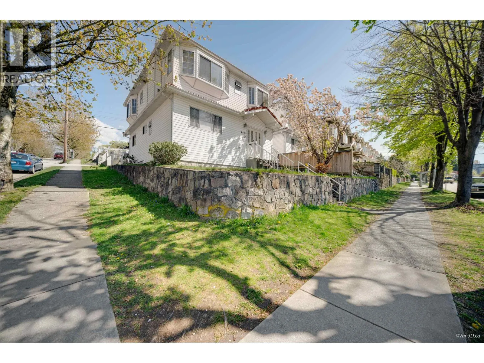 4502 NANAIMO STREET