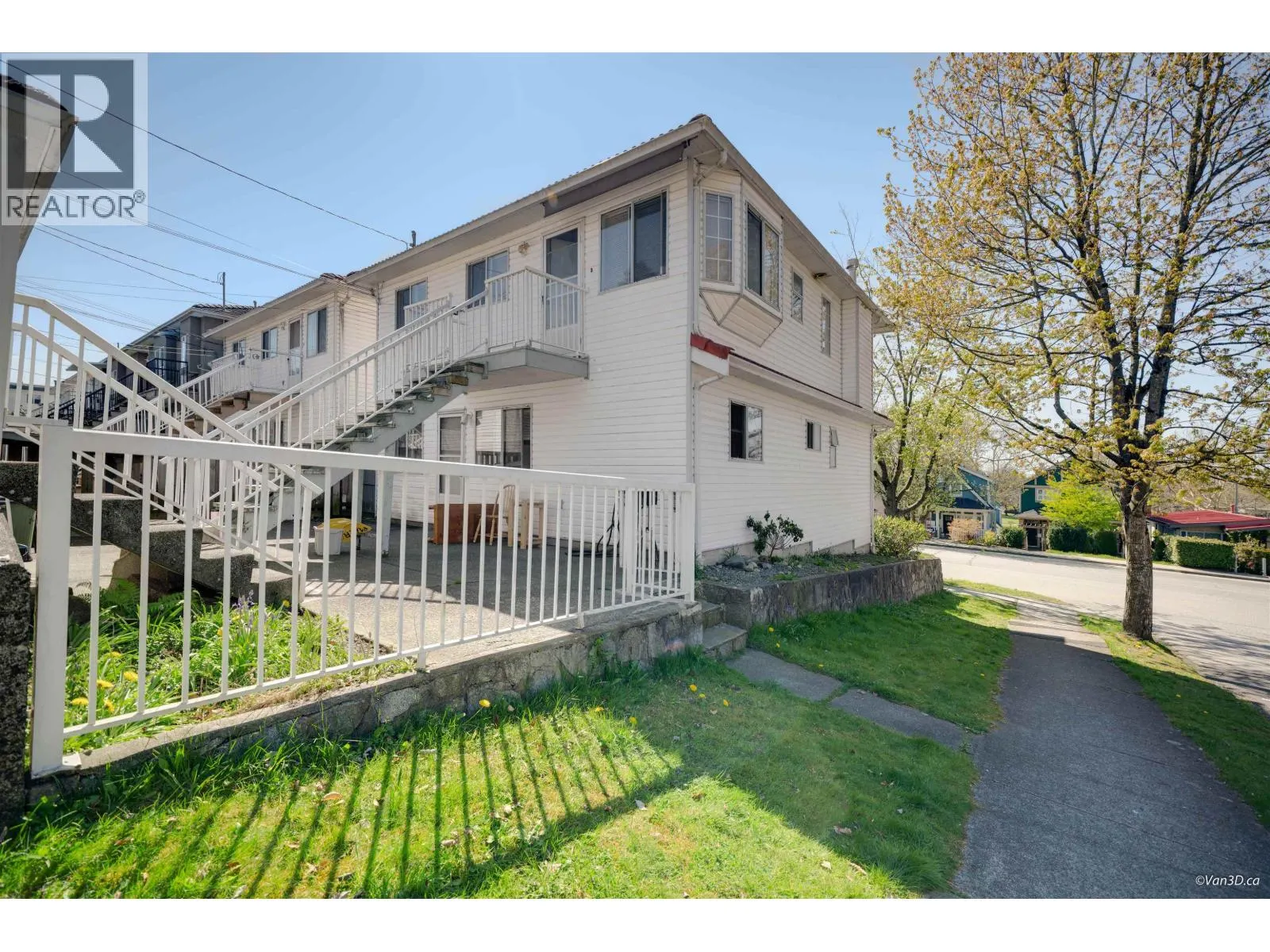 4502 NANAIMO STREET