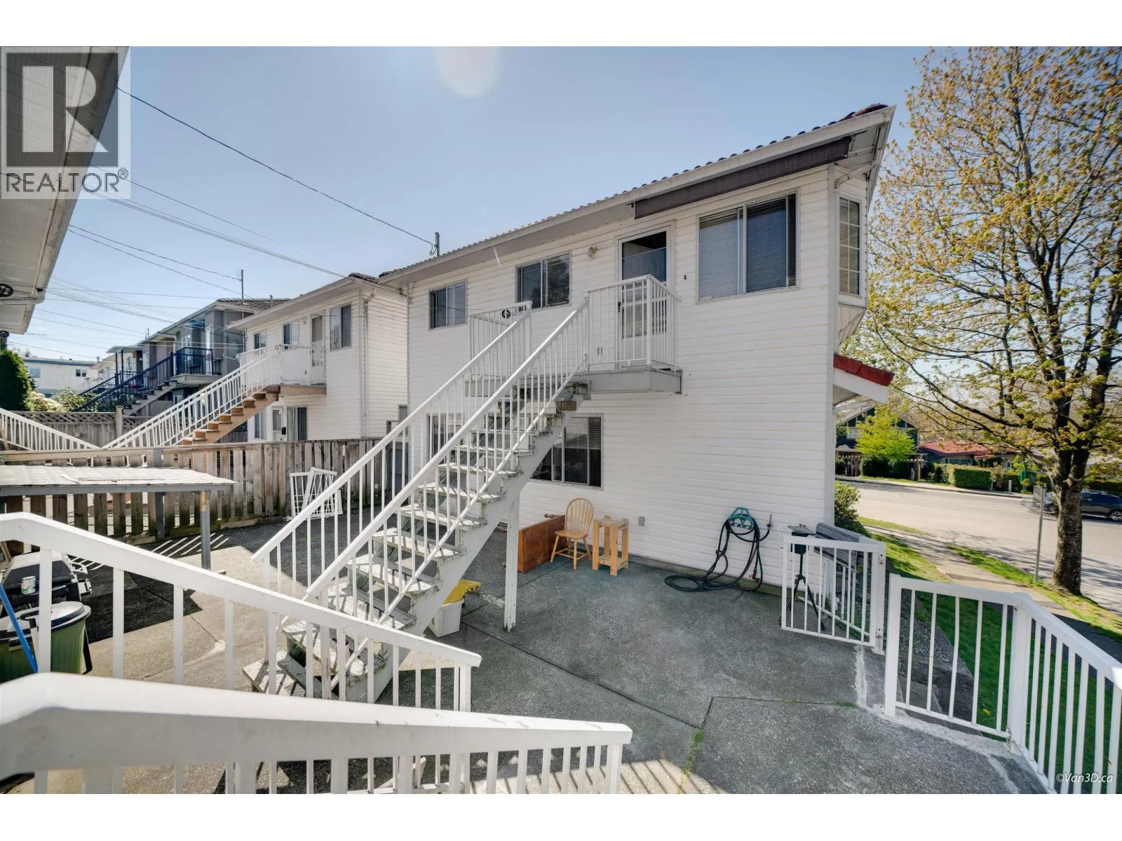 4502 NANAIMO STREET