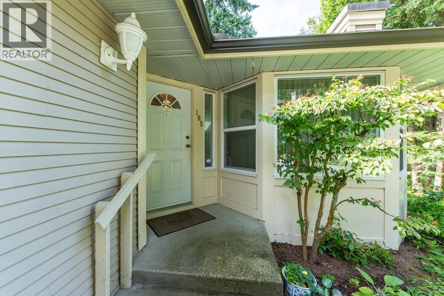 105 101 PARKSIDE DRIVE
