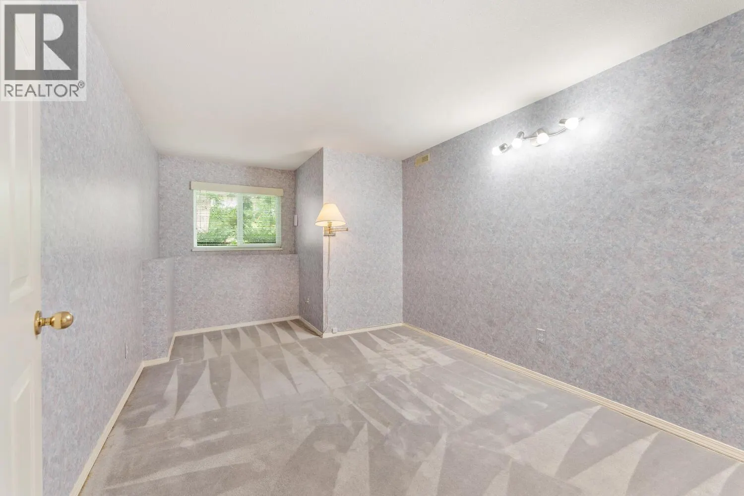 105 101 PARKSIDE DRIVE