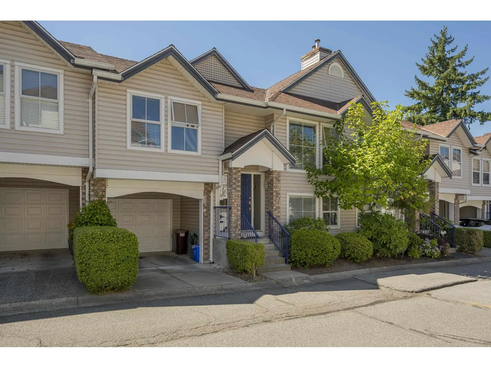 20 8716 WALNUT GROVE DRIVE
