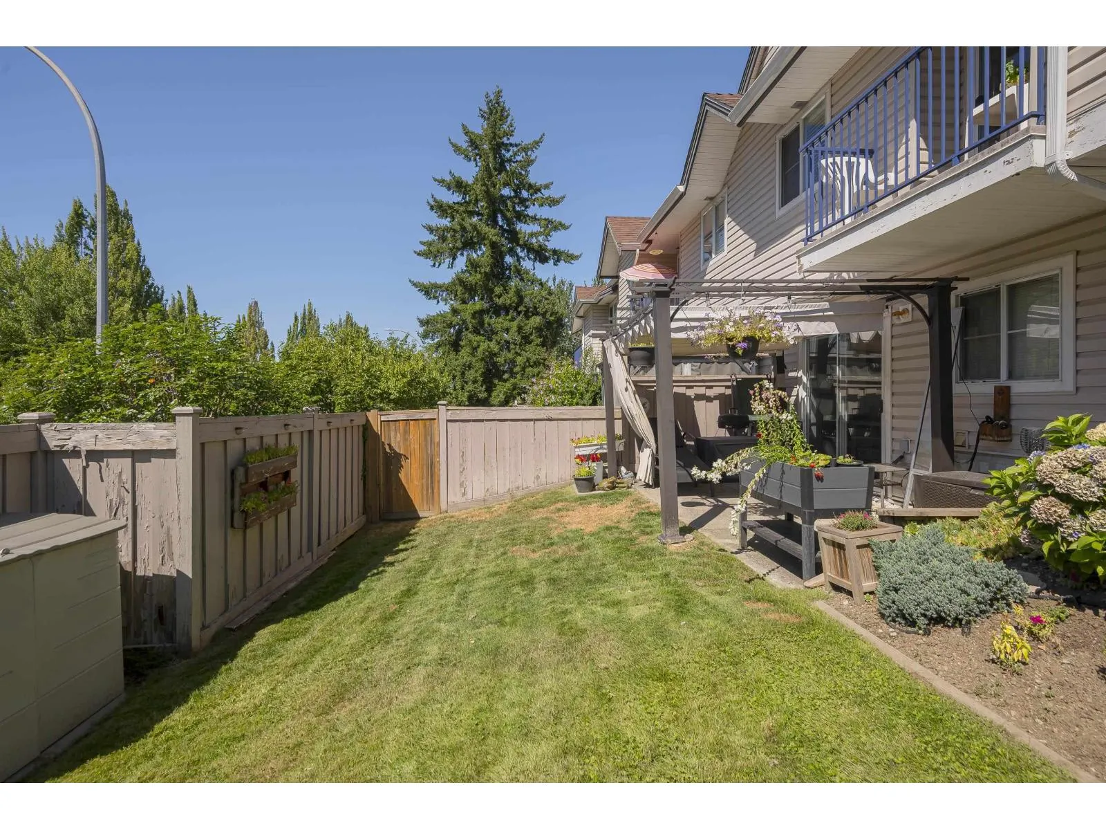 20 8716 WALNUT GROVE DRIVE