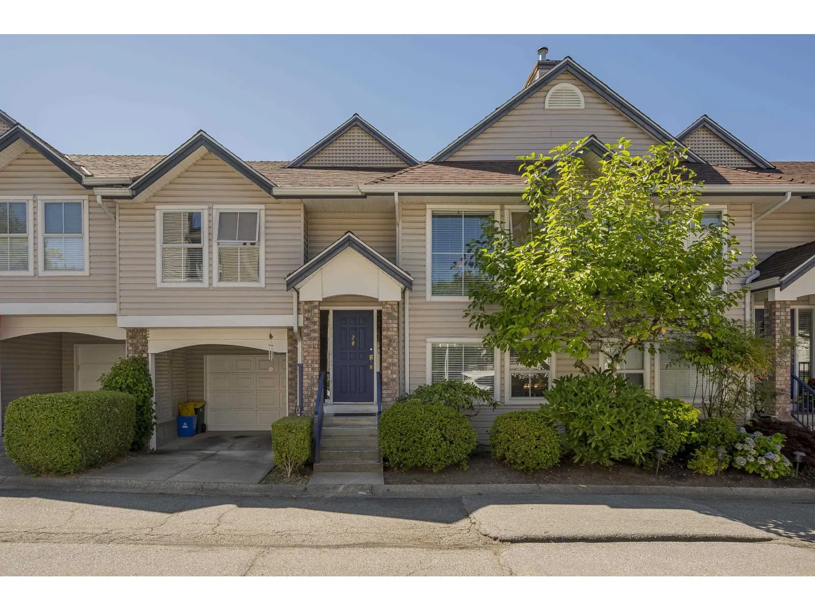 20 8716 WALNUT GROVE DRIVE