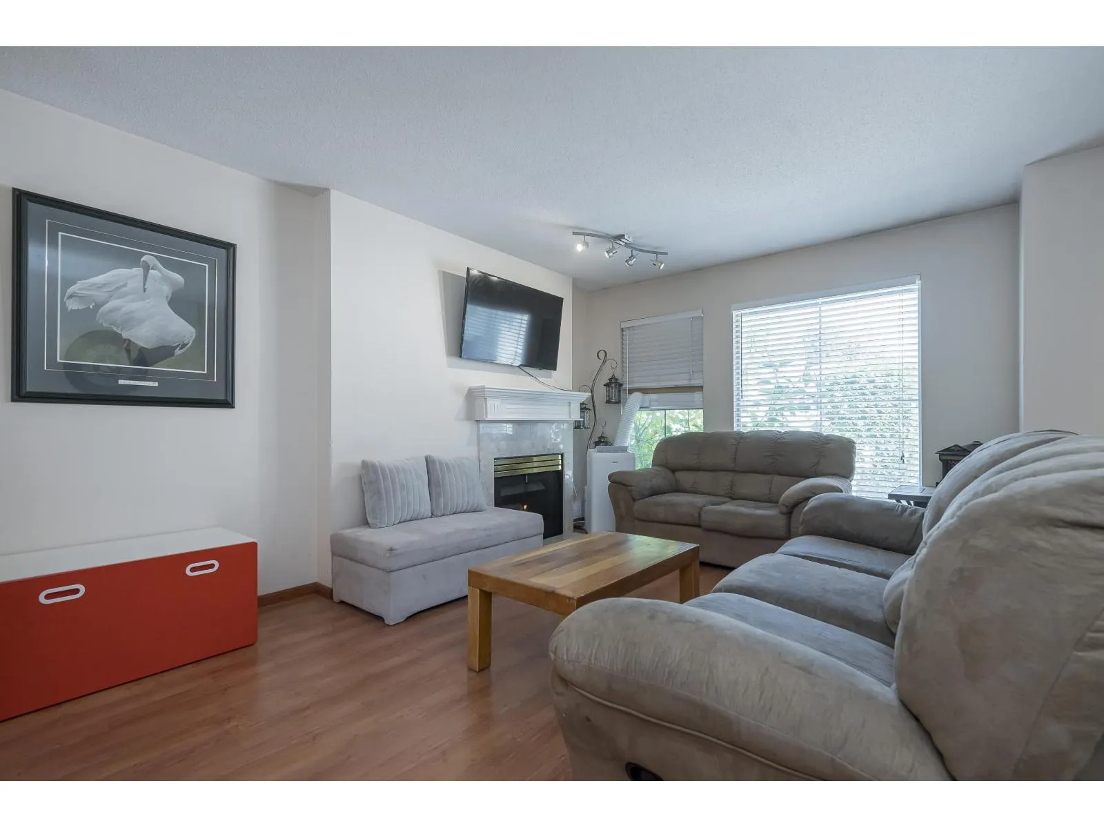 20 8716 WALNUT GROVE DRIVE