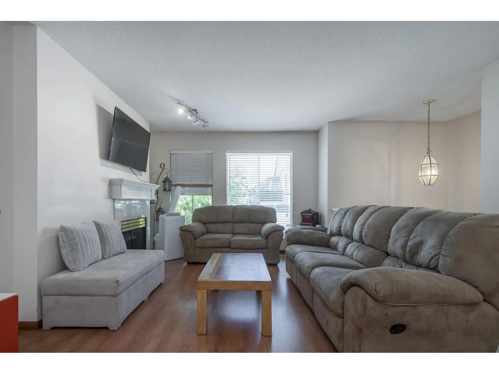 20 8716 WALNUT GROVE DRIVE