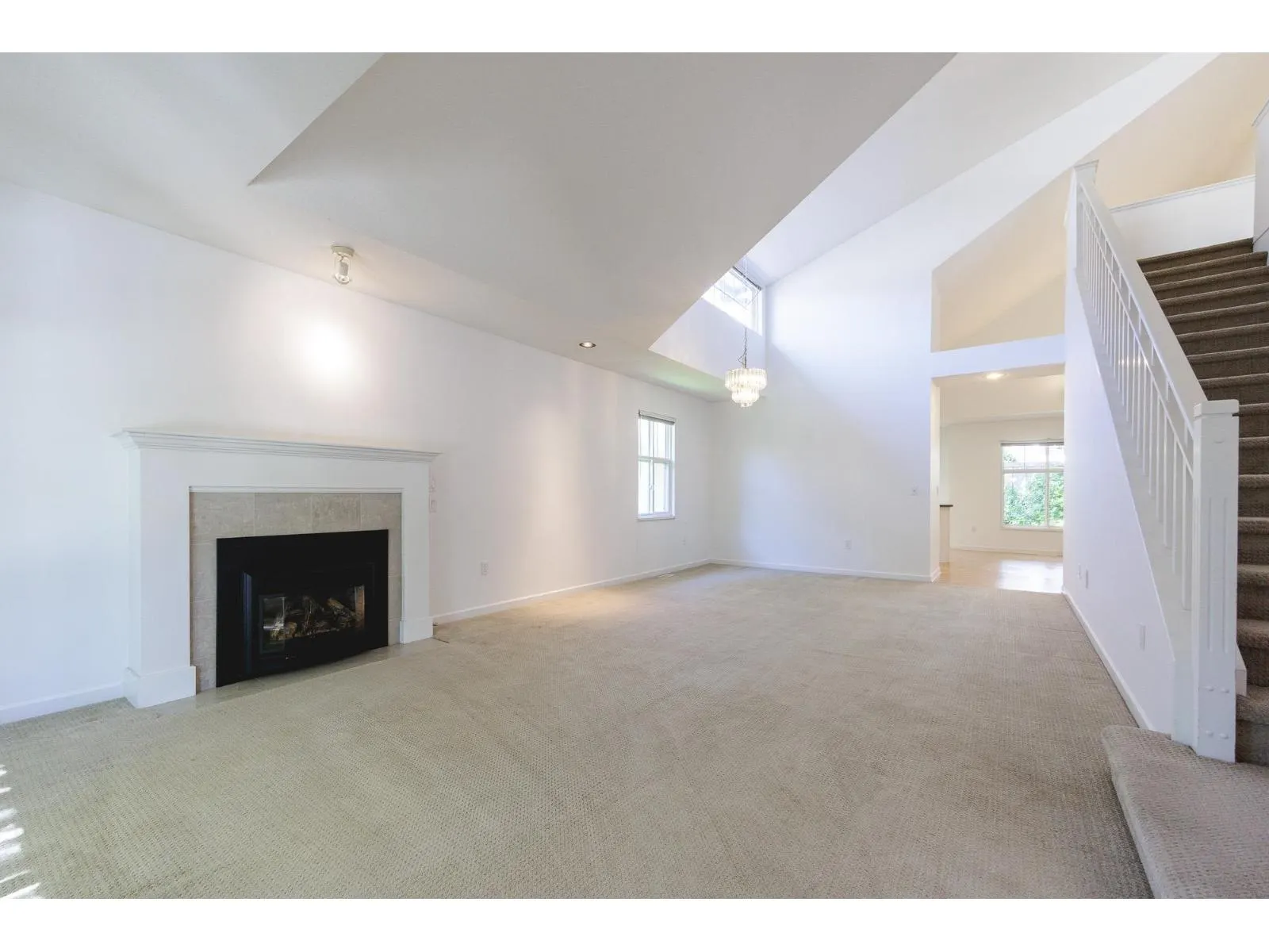 31 14877 33 AVENUE